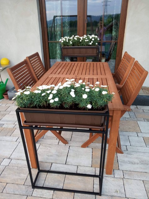 Stelaż donicy do kwiatów